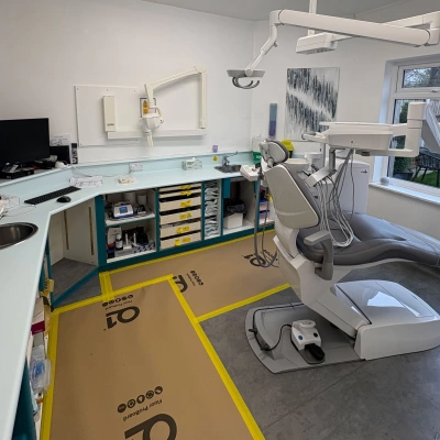Dentist before  - Commercial Spraying