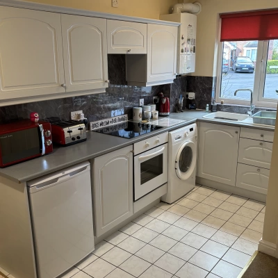 small kitchen  - Kitchen Spraying